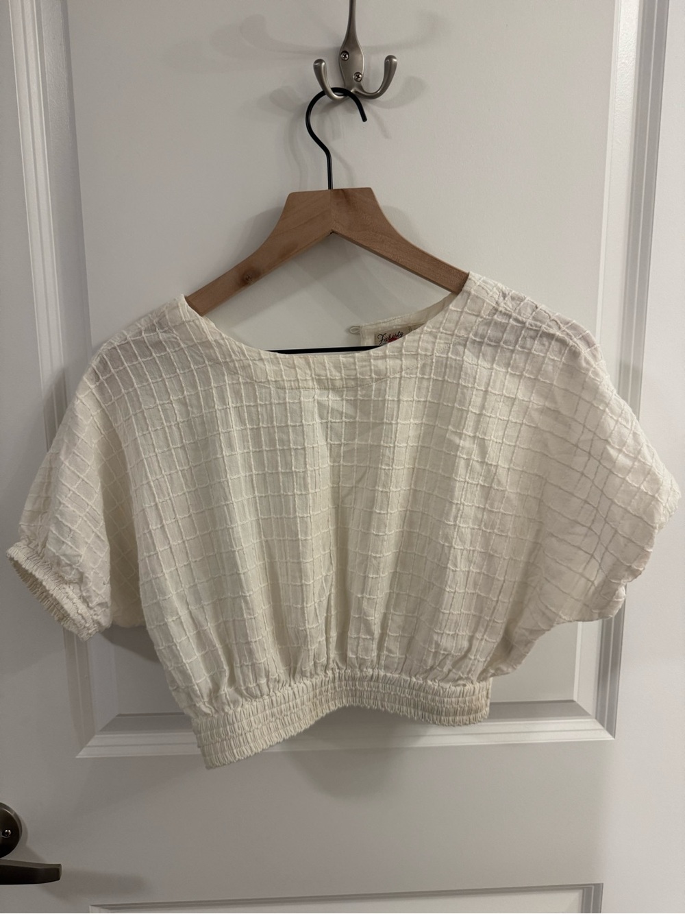 Faherty Cream Textured Cropped Top with Elastic Hem